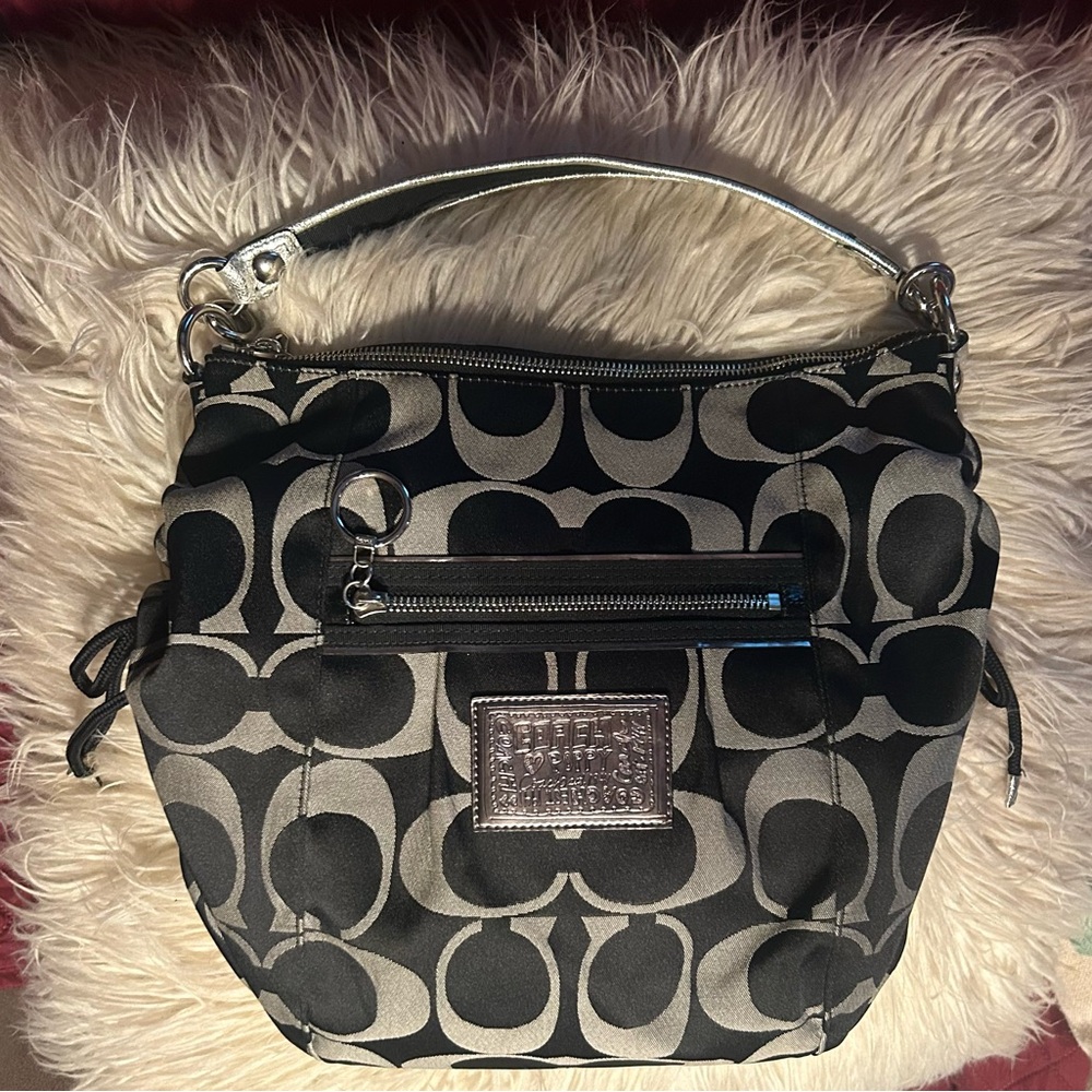 Coach Poppy Beautiful condition. 12x13